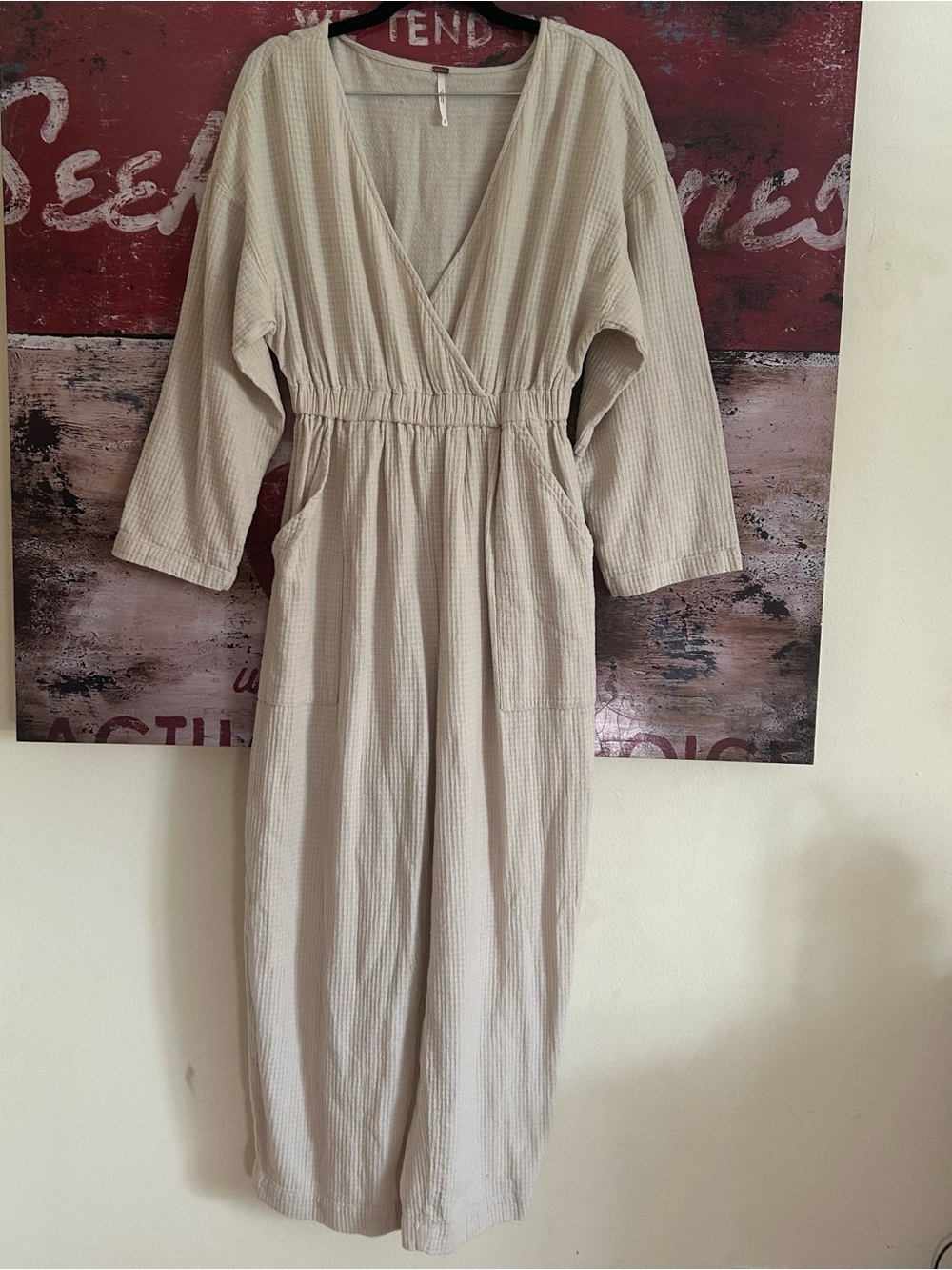 Cream Textured V‑Neck Long Sleeve Dress